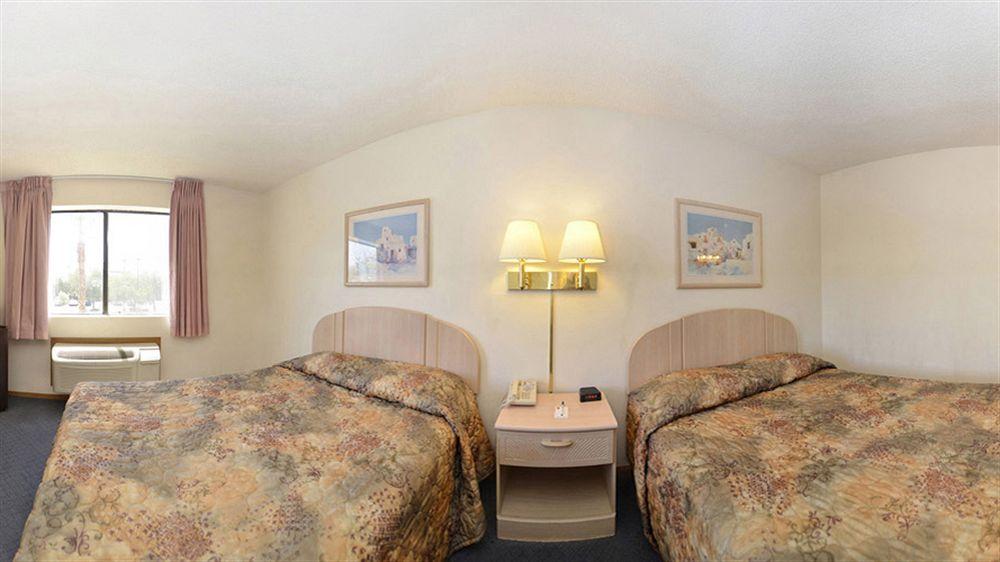 Super 8 By Wyndham Yuma Otel Dış mekan fotoğraf