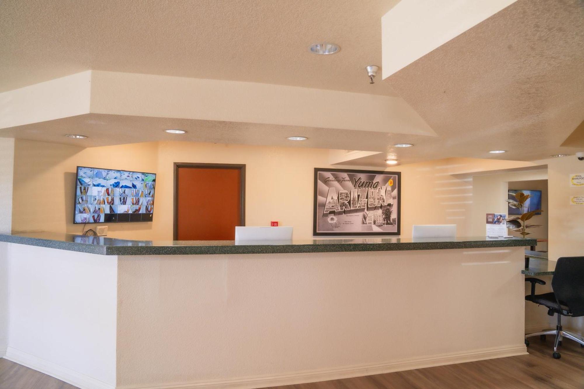 Super 8 By Wyndham Yuma Otel Dış mekan fotoğraf