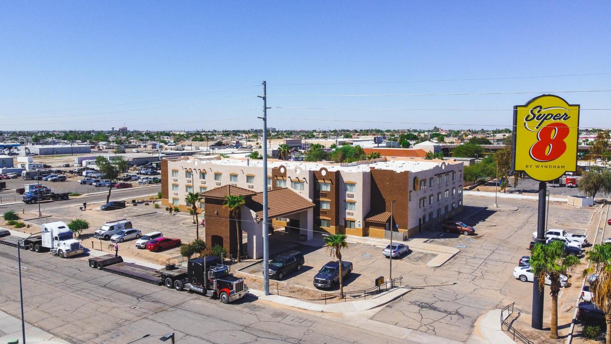 Super 8 By Wyndham Yuma Otel Dış mekan fotoğraf