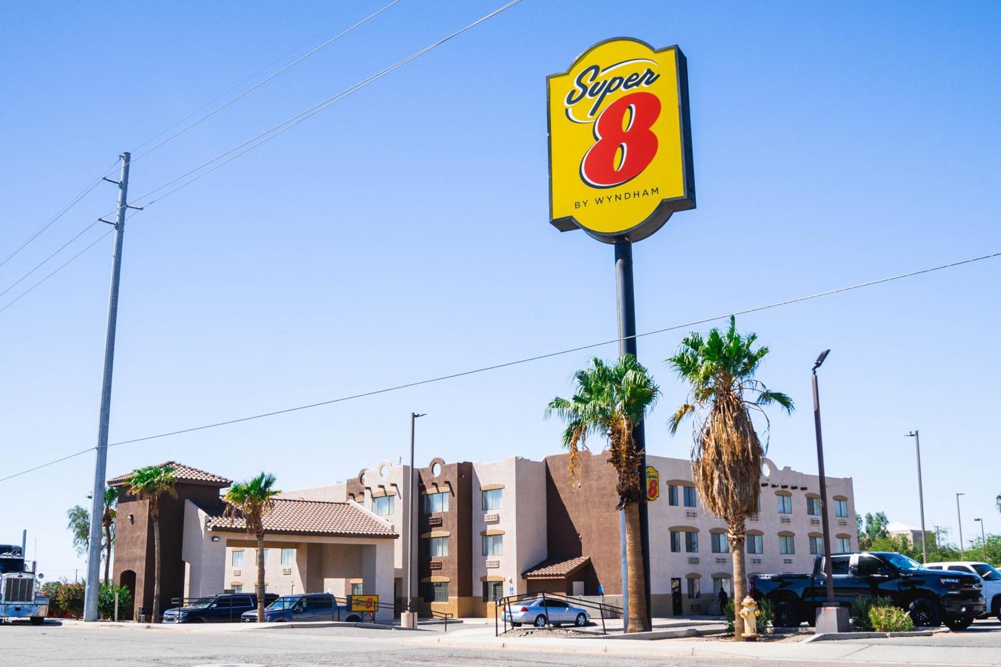 Super 8 By Wyndham Yuma Otel Dış mekan fotoğraf